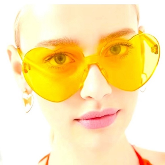 Yellow Heart Glasses - Picture 1 of 1